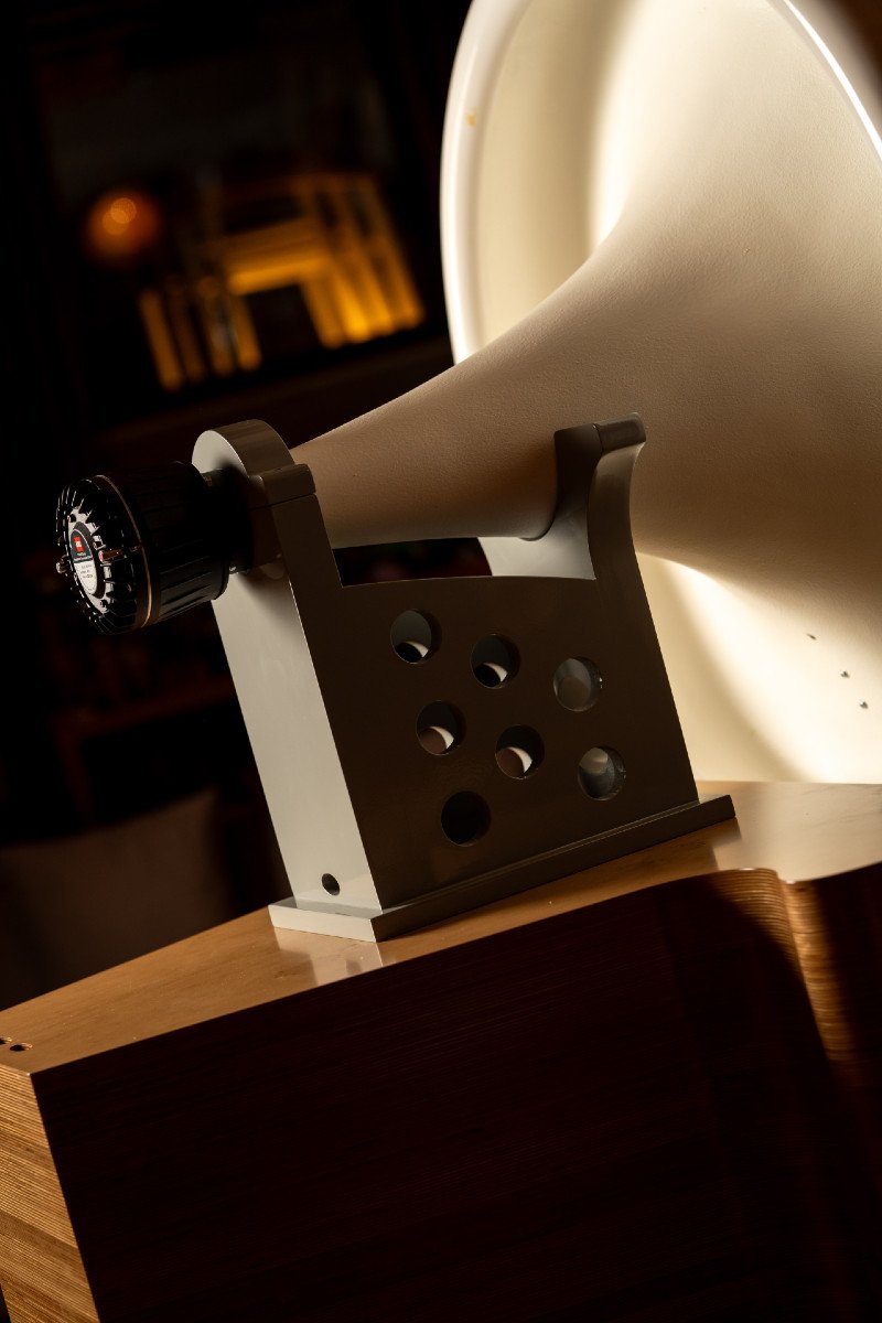 loudspeaker-horn-base-side-euphonia